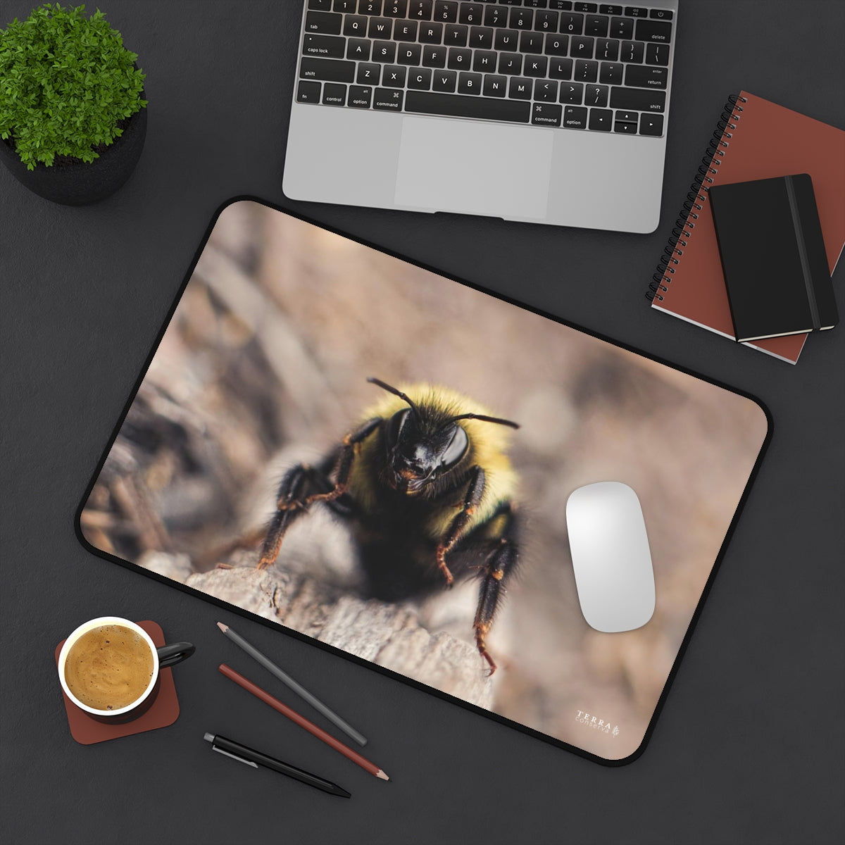 Bumble Bee Gets Close Full-Size Gaming Mousepad